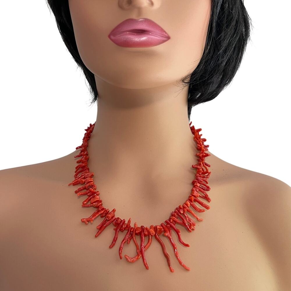 1970s Vintage Authentic Red Coral Branch Graduated Necklace 20 Inches